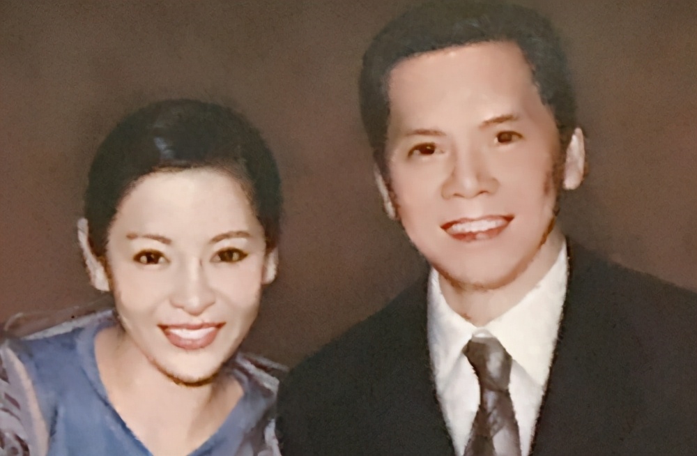 逼成龙下跪、掌掴曾志伟、封杀张柏芝？深扒向氏夫妇叱咤港圈史