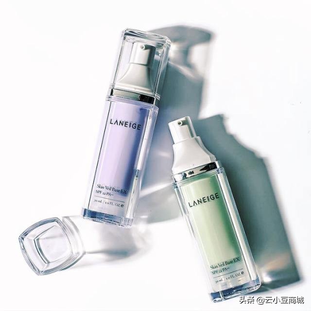 别笑了，你的粉都掉了