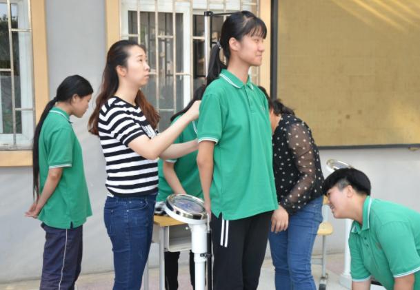 初中生标准身高2021,初中生标准身高和体重
