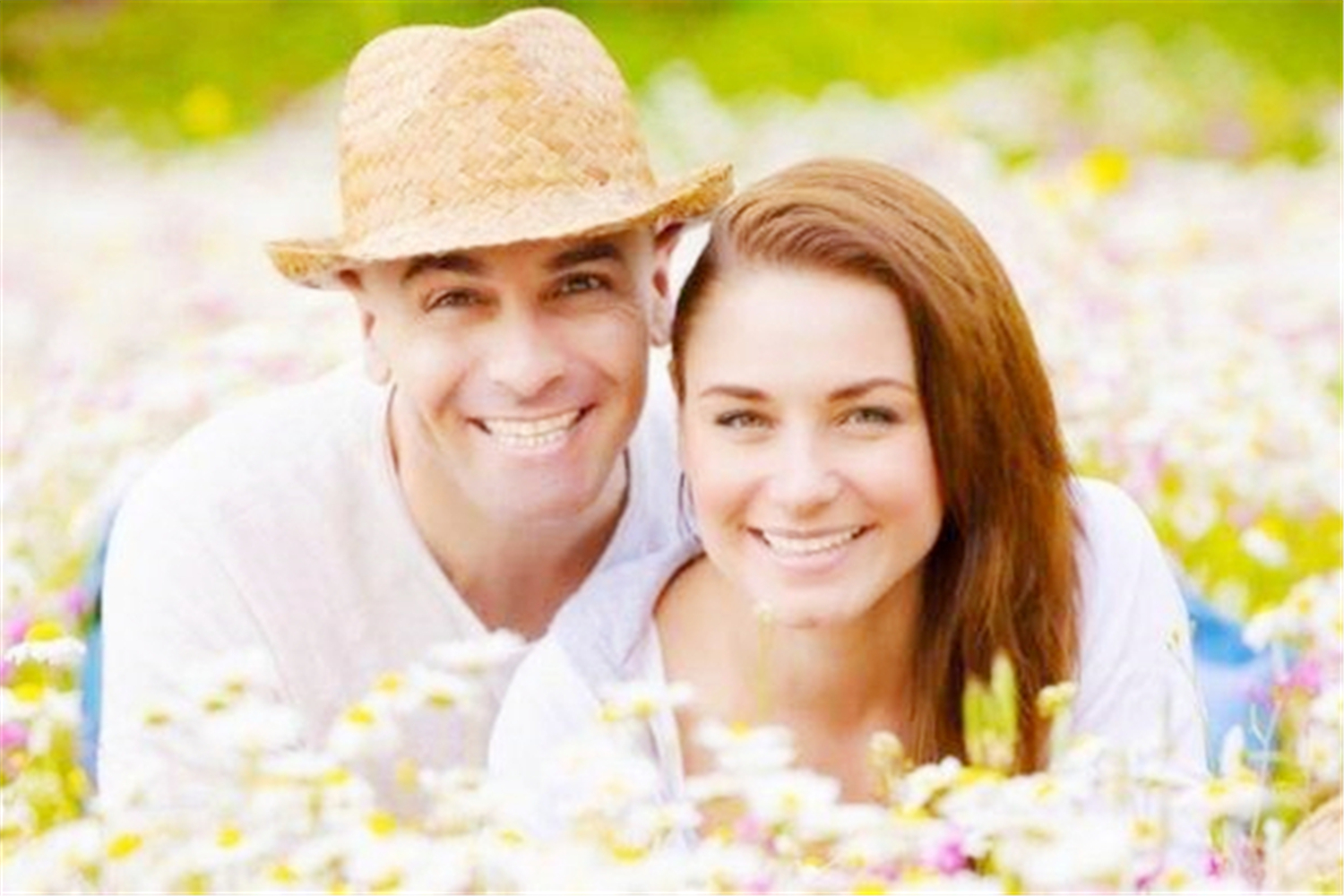 为啥流产了验孕棒测还是两条杠,为什么验孕棒测出第二根杠很淡