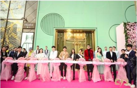 范冰冰首款面膜香港遭疯抢，价格却令网友大感意外