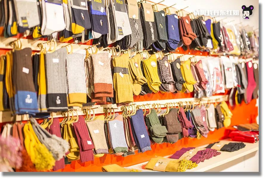 小情侣闺蜜居然在小屋鼓捣一下午，弄出了这个？