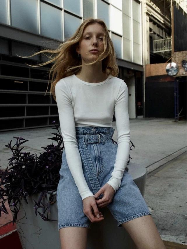 修身牛仔裤也能穿出性感气质,什么款式的牛仔裤又潮又好