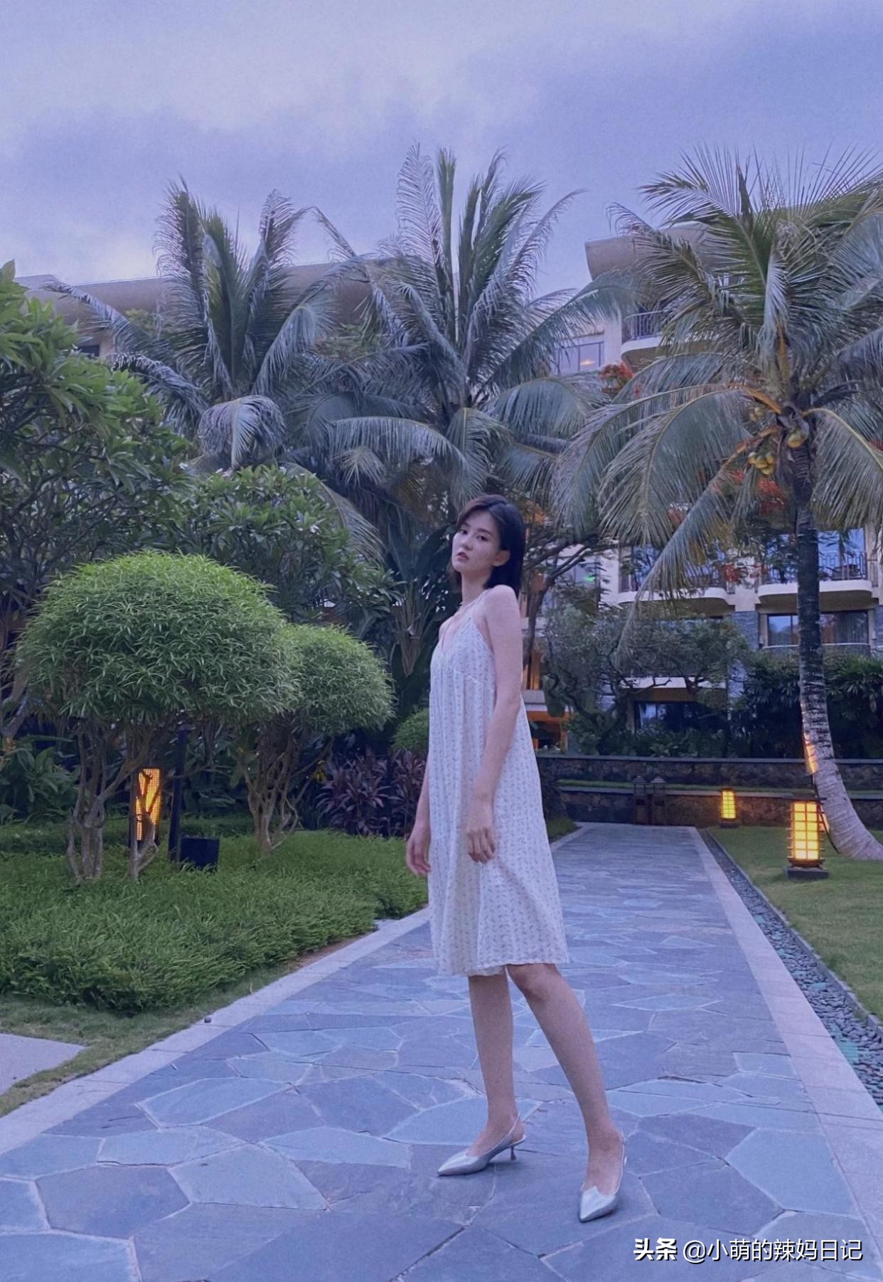 穿连衣裙可以配什么鞋,穿连衣裙上面搭配什么鞋子