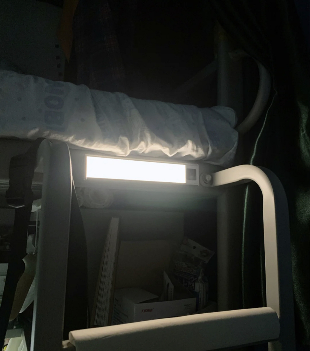 大学宿舍必不可少的小物件,大学宿舍必备物品清单100个图片