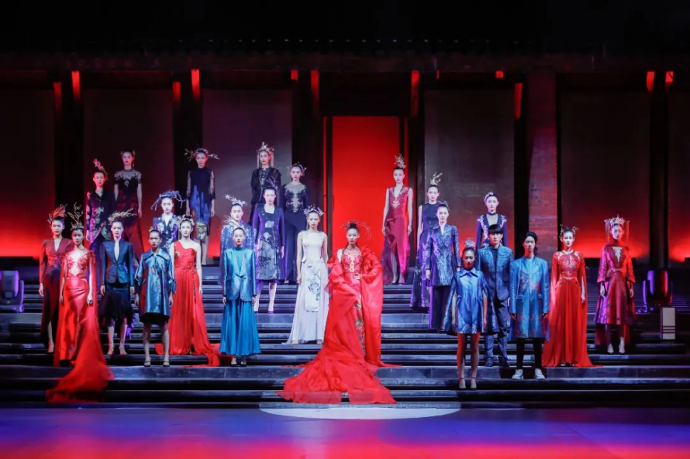 非遗高端定制国风女装,非遗服饰融入现代生活