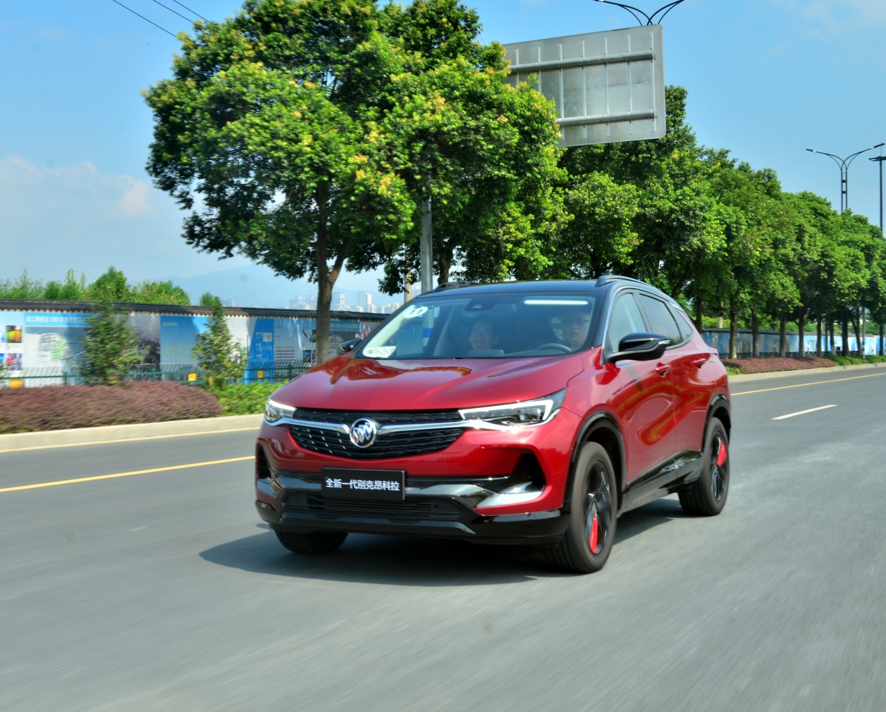 有人说胖子是潜力股,试驾别克昂科旗空间