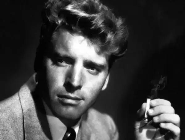 玛丽莲梦露整容没有,玛丽莲梦露是整容美人吗