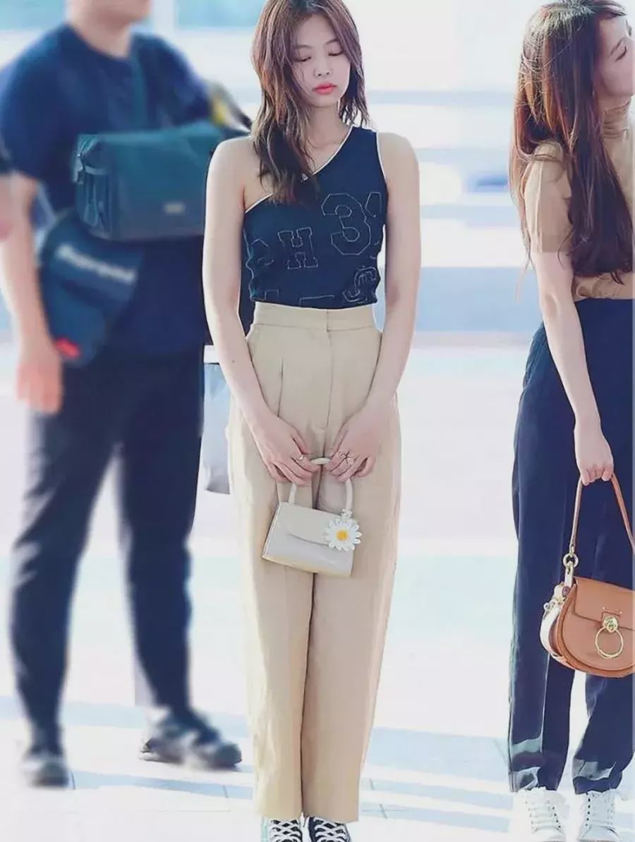 权志龙关于爱情,关于权志龙小雏菊所有资料