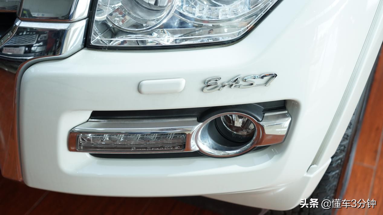 三菱帕杰罗原装进口7座,2.0自吸几万块的帕杰罗