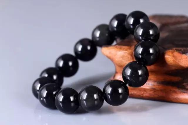 小叶紫檀手串的功效与作用及寓意,108菩提手串有什么寓意和象征