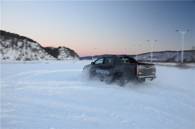 江西五十铃d-max跑山路动力足吗,沉浸式体验2023款五十铃d-max