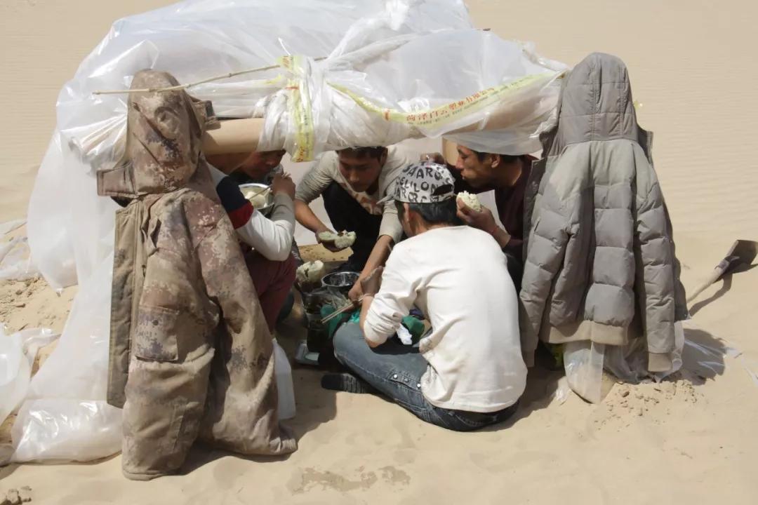 他远离污染，耗时6年扎根纯净沙漠种大米，值得吗？