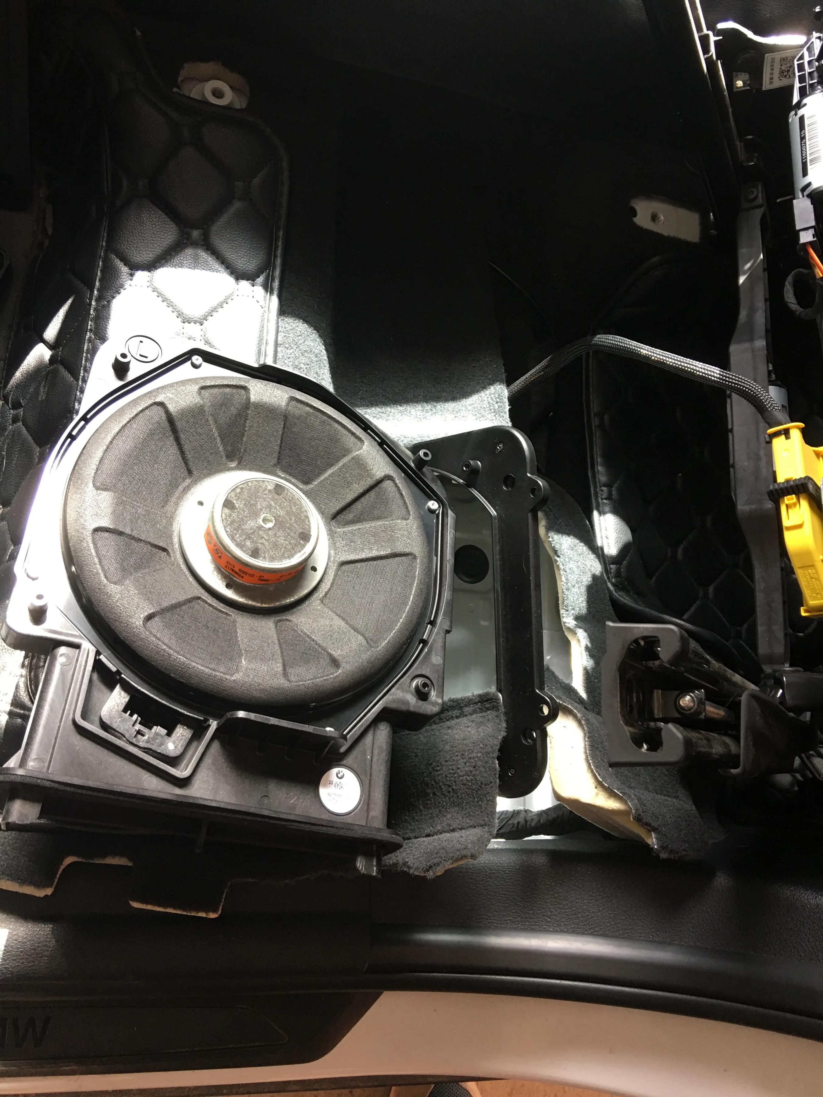 宝马x1改音响布线,宝马x1高保真音响