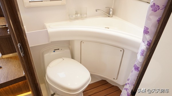 亚特尊领ST型双拓展房车大额头+奢华内饰售59.5万