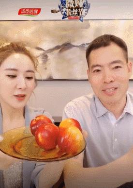 与冯小刚合作,被袁隆平夸赞,这个淘宝主播,凭什么这么牛