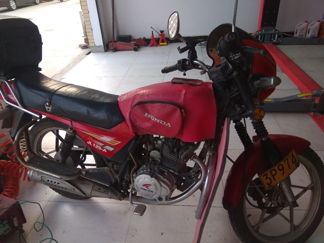 摩托车被查不去处理会影响小车吗,摩托车被查没登记车不要了行吗