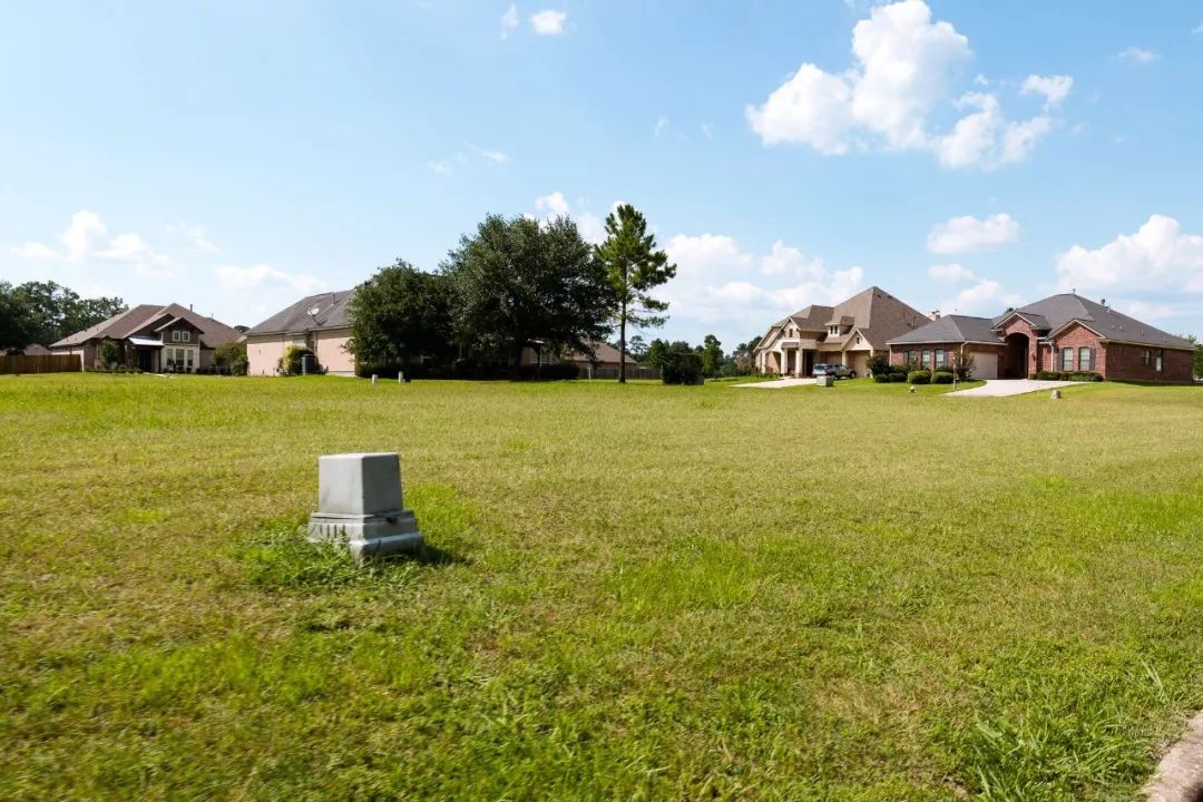 住洋房开游艇，做美国的*庄大**园主，朋友圈拉仇恨的绝佳机会来了