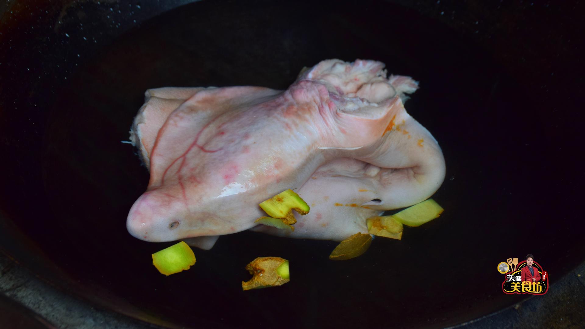 店里猪耳朵怎么卤才好吃,猪耳朵卤菜的制作方法和流程