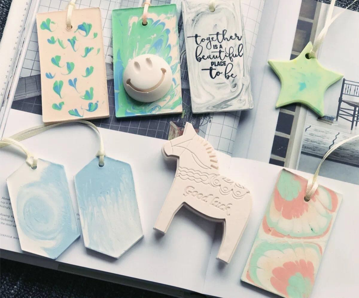 从护肤品到香氛，还有珠宝及水晶石，高颜值的芳香美物了解一下！