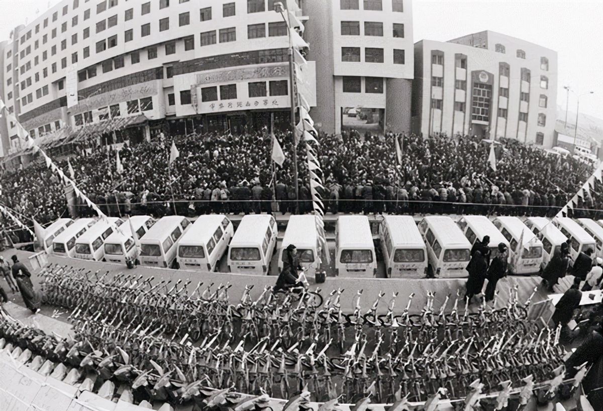 90年代抓奖风潮,2元摸奖抽摩托桑塔纳