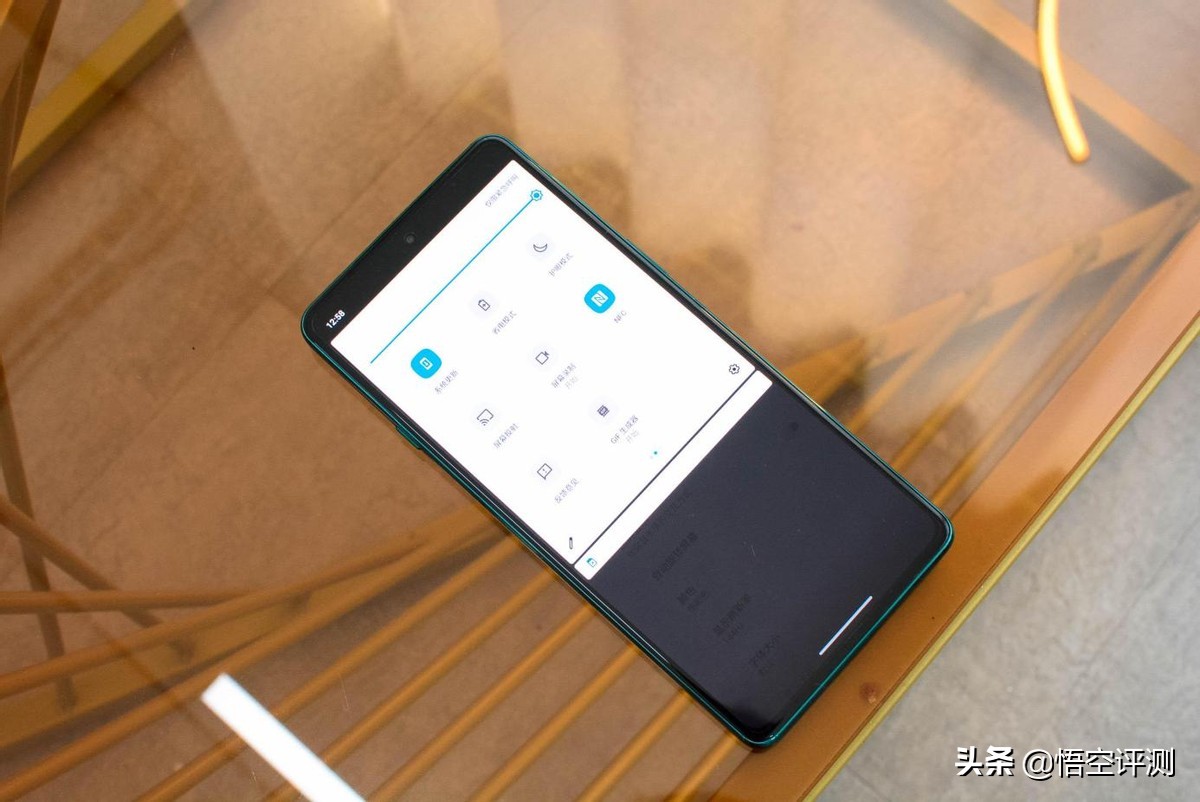 摩托罗拉edge轻奢版高通,摩托罗拉edges5g版屏幕