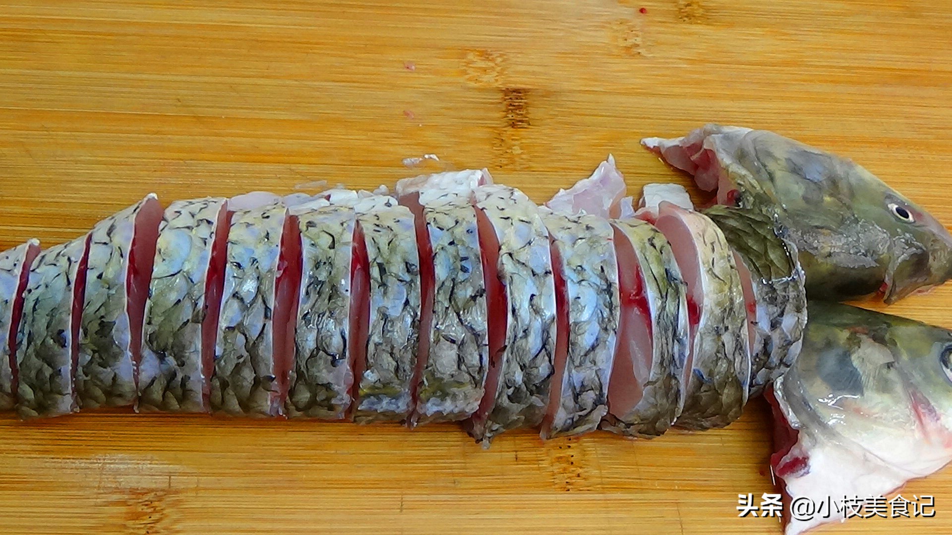 这样做的草鱼鲜嫩又入味还没腥味,草鱼这样吃才过瘾教你秘制做法