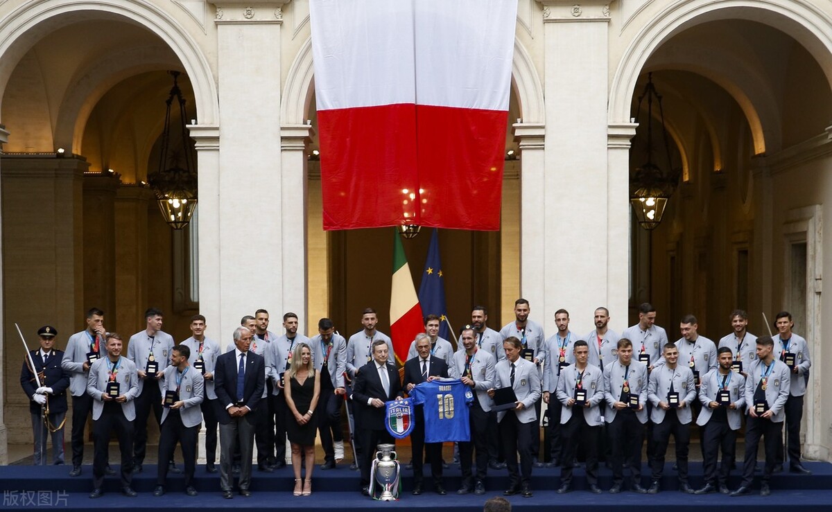 罗马夺冠狂欢,意大利罗马夺冠游行