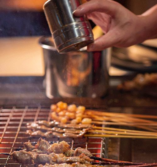 一年能卖出300万串羊肉串,摆摊卖羊肉串一年赚500万