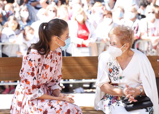 莱蒂齐亚最新着装,莱蒂齐亚穿旧衣服