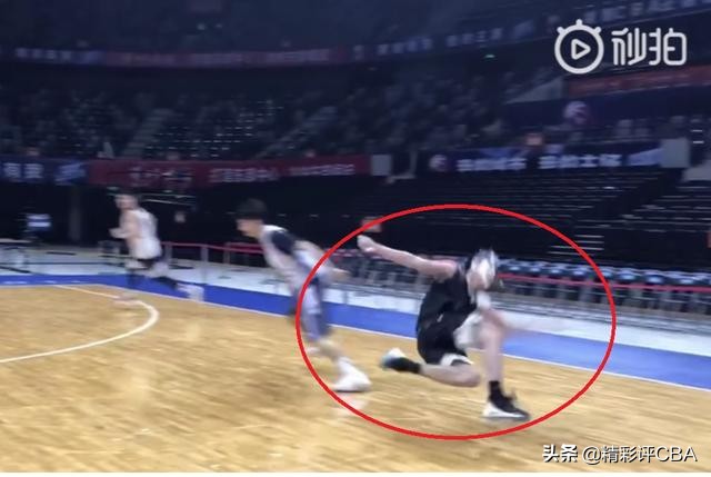 cba球员庆生滑倒受伤,cba球员过生日受伤