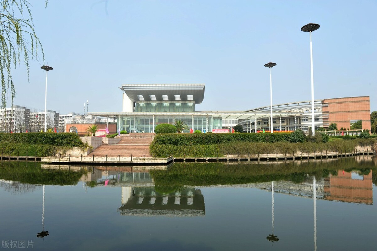 江苏10所双非大学就业不输211,江苏双非院校和西部211怎么选