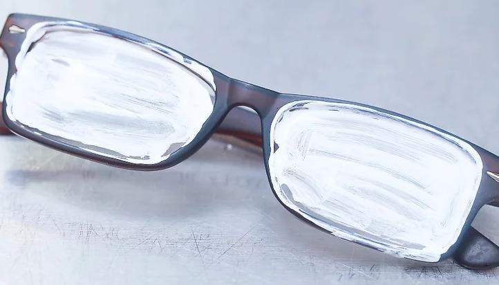 如何修复眼镜刮痕,眼镜划痕修复最佳方法