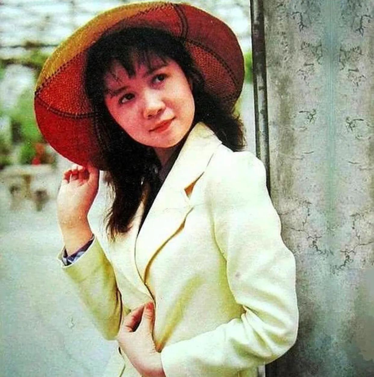 明星整容和不整容老去有什么区别,自然老去和整容明星的对比