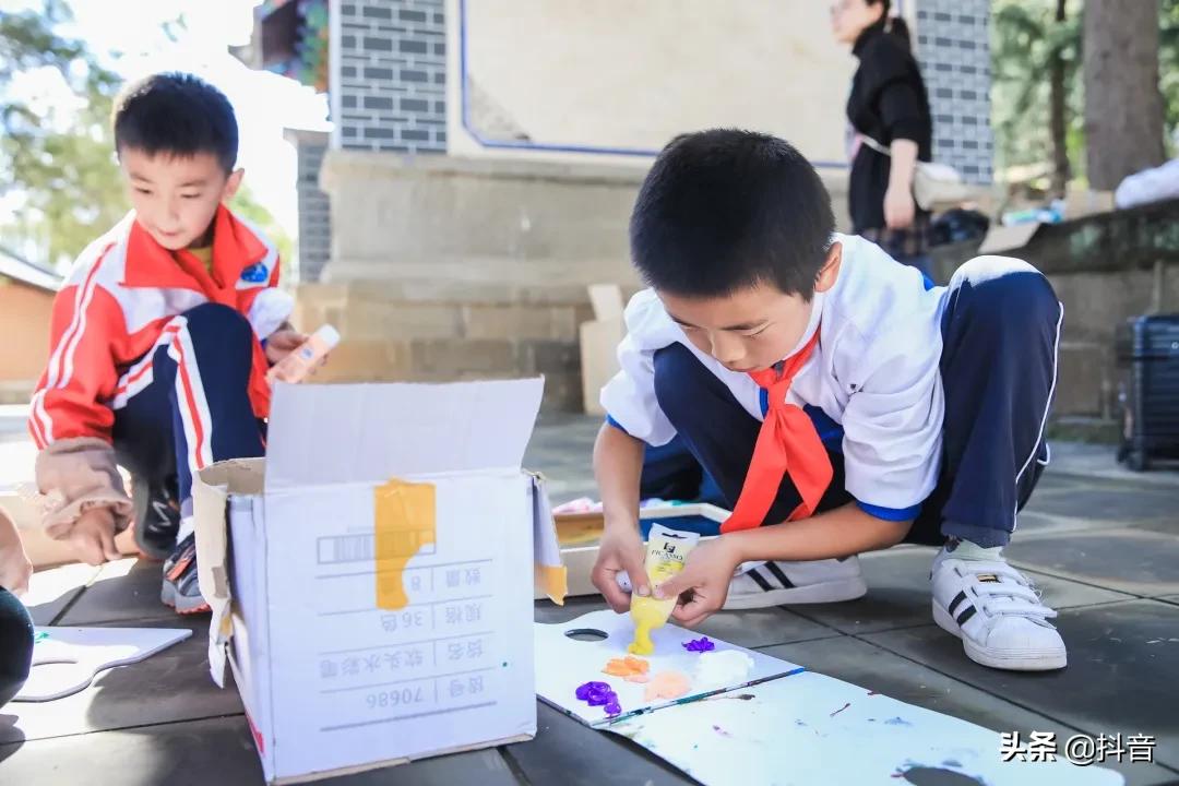 那些惊人的儿童绘画作品,山里的孩子画画