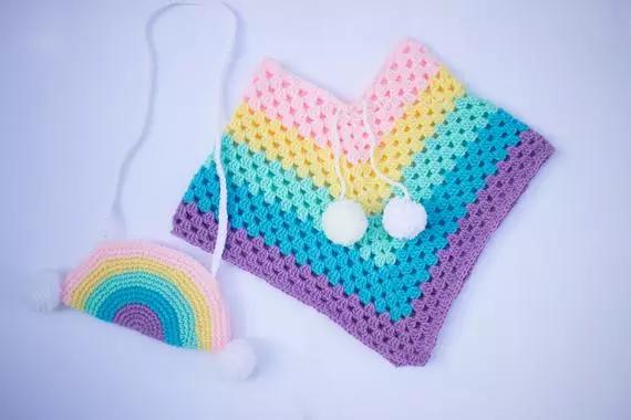 如何钩小包上的小装饰,钩个随身小包包好看