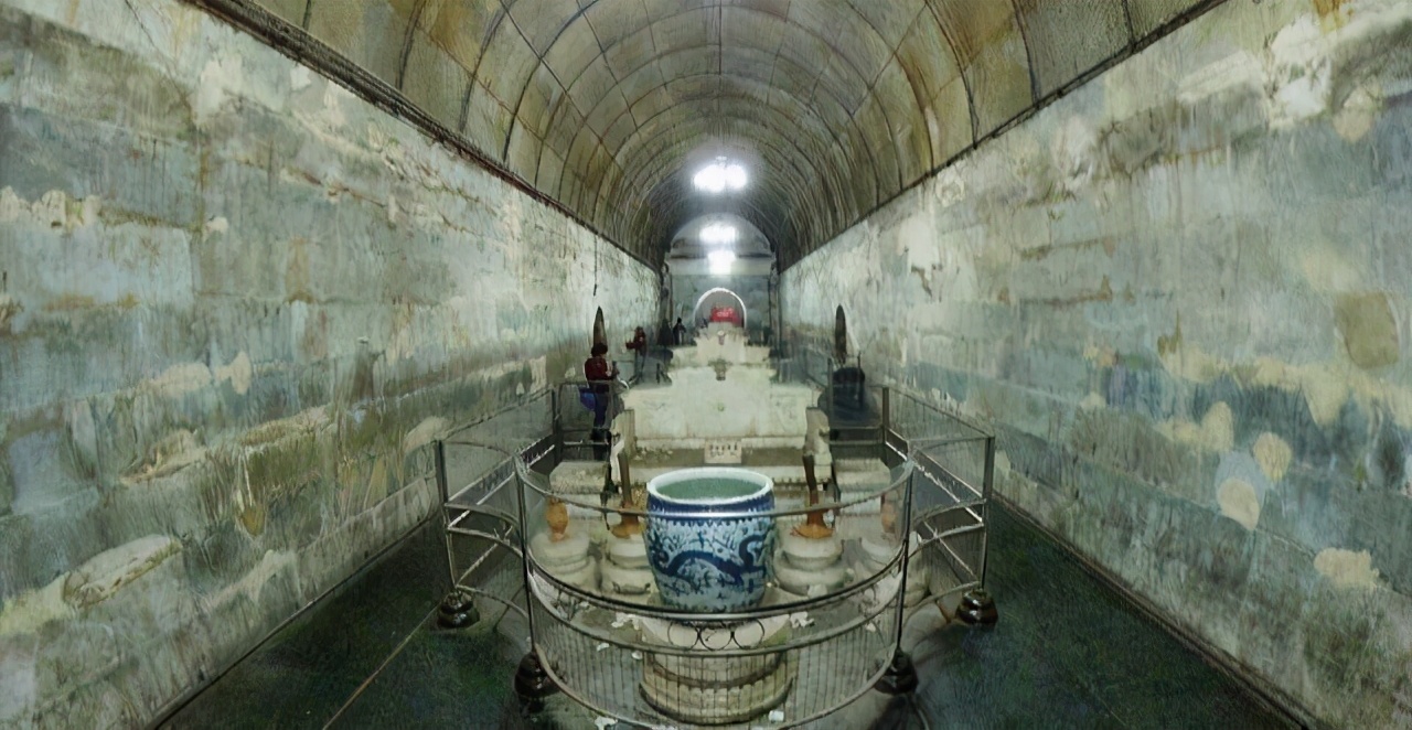 明定陵是郭沫若和谁发掘的,郭沫若为何执意发掘明定陵