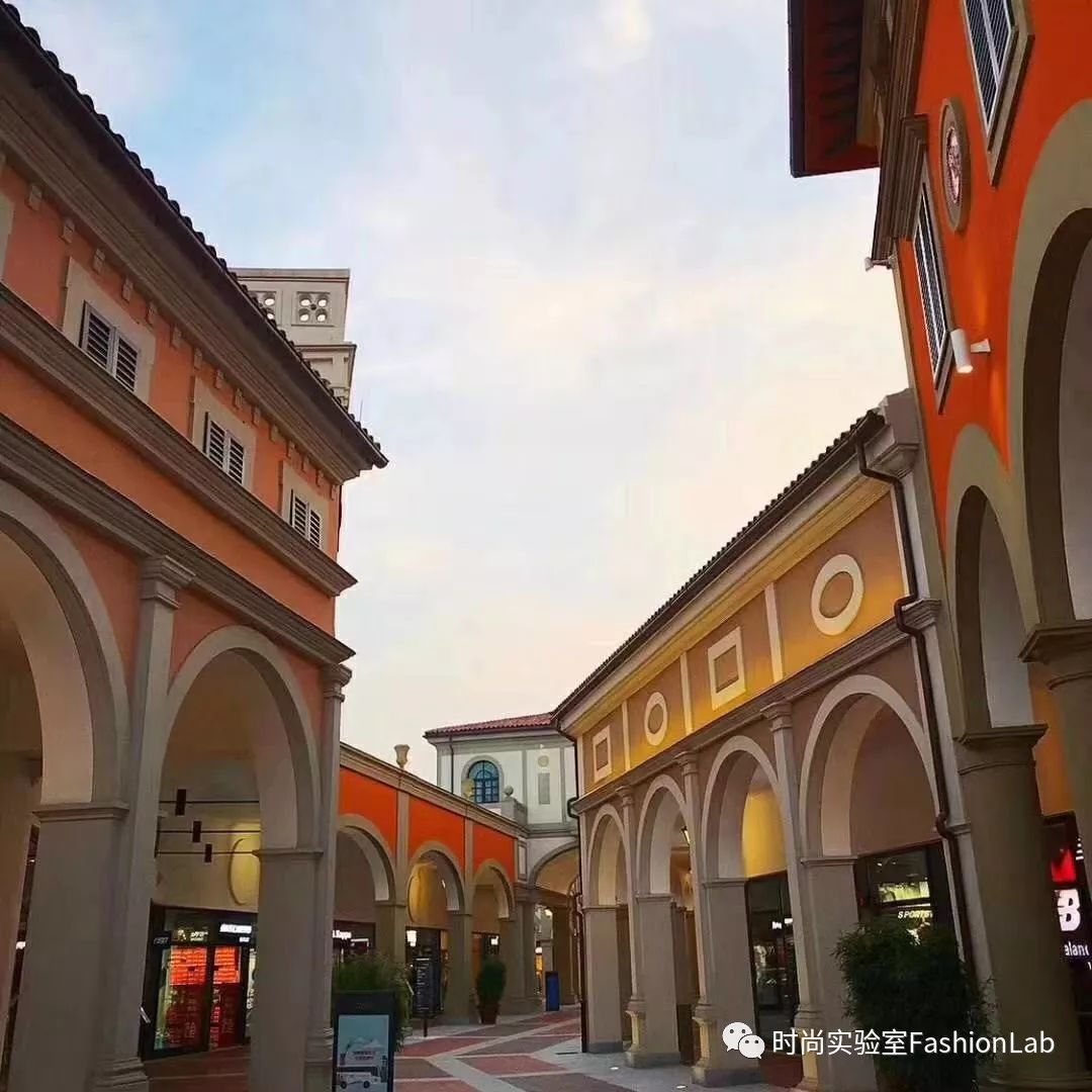 2折起的国际奢品折扣，去到这个意式奥莱小镇就能秒到