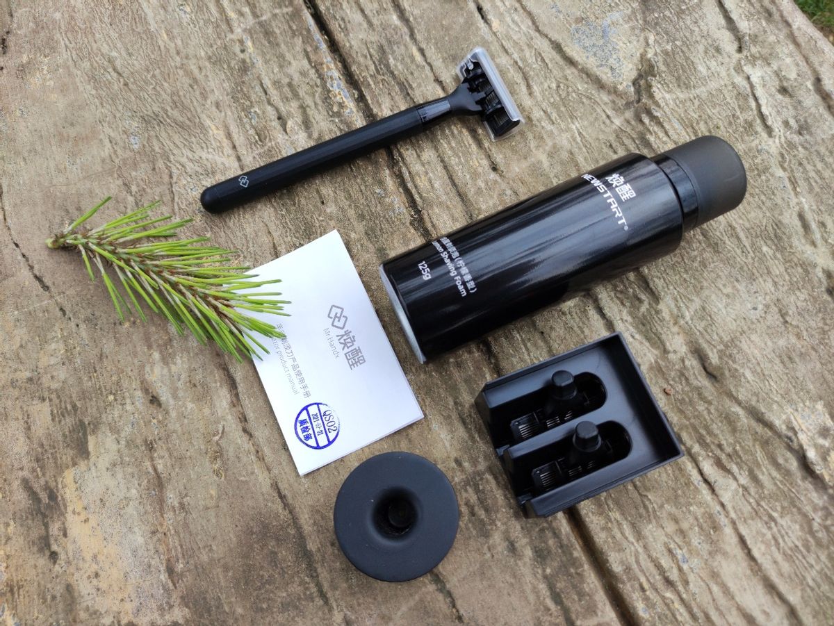 原装进口刀头净颊剃须体验,三刀头轻奢级剃须体验