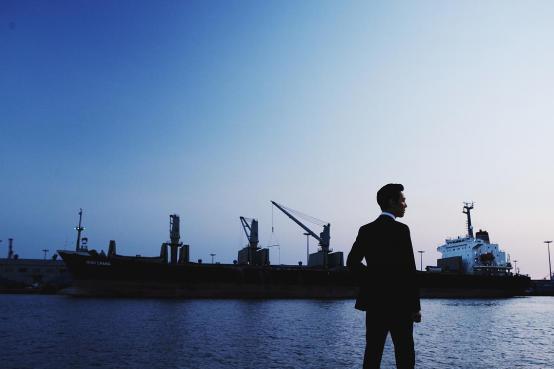 十部必看的韩国黑帮片,十部超好看的黑帮韩国电影新世界