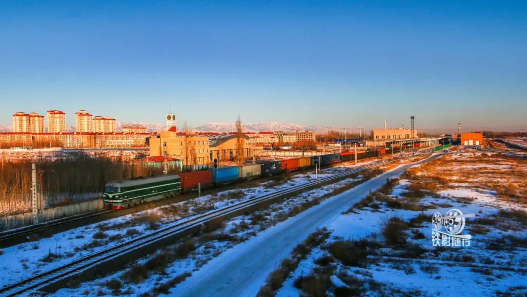 铁影｜走向中亚