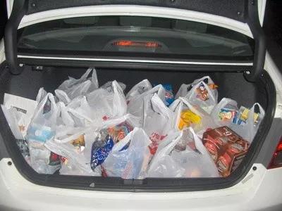 为什么电视剧买菜就要买芹菜,为什么国外买菜都要包纸袋