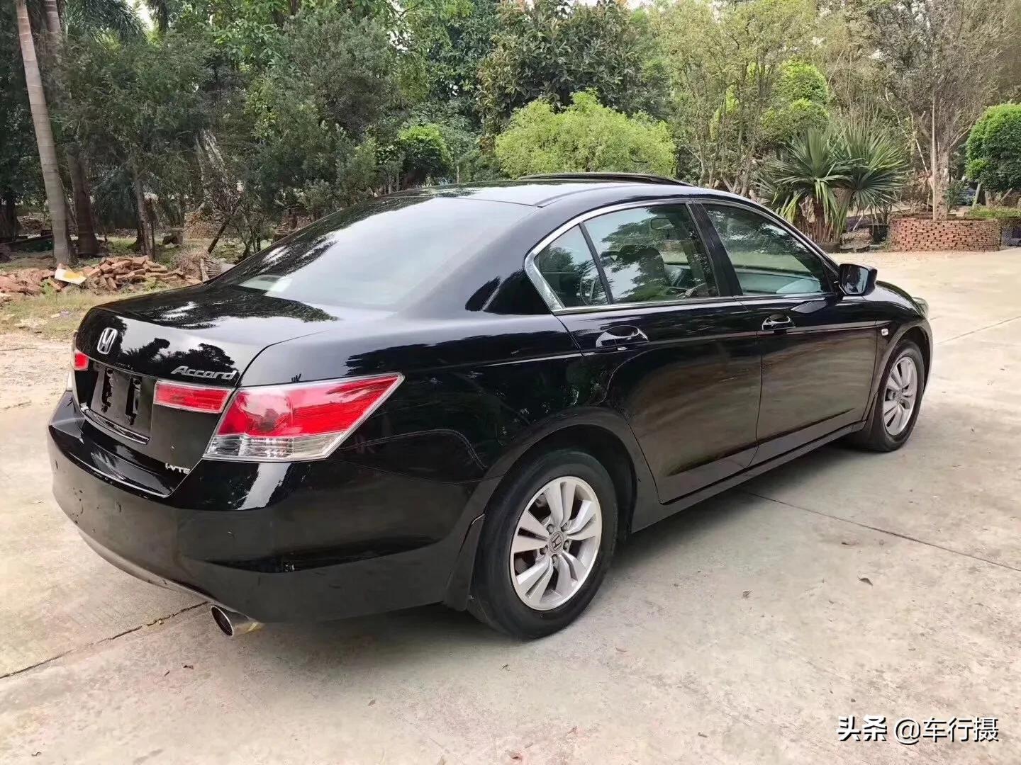 八代雅阁2.0高配内饰什么样,本田雅阁2.0八代半发动机照片