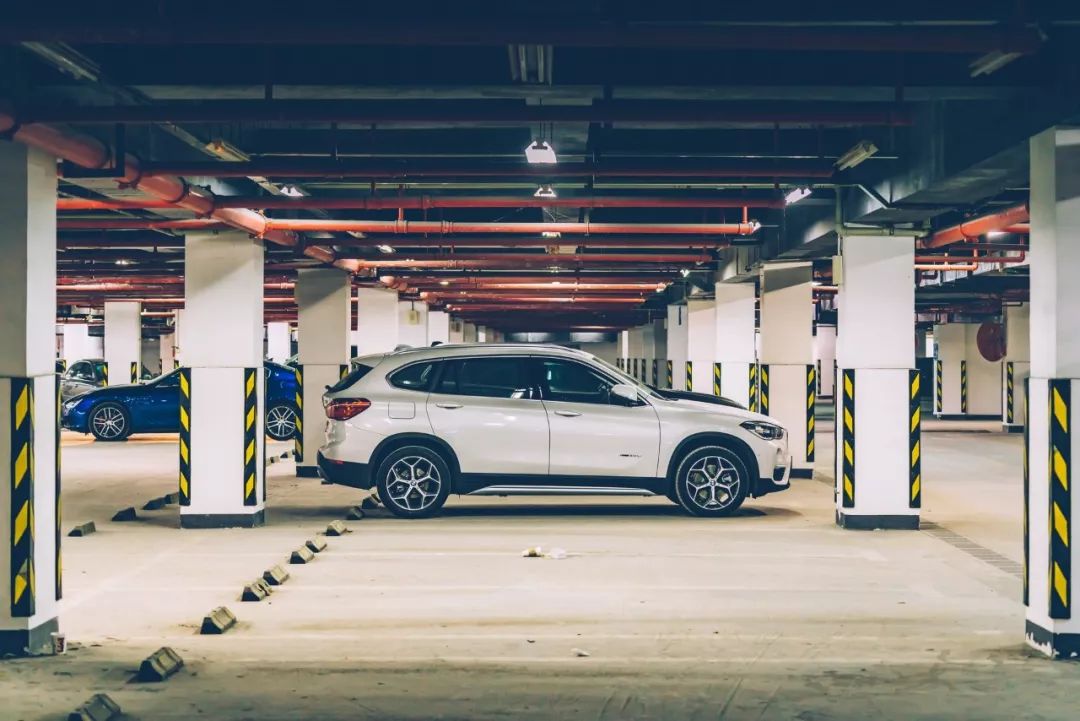 去香港怎么订机票最省钱,去香港旅游攻略最新消息