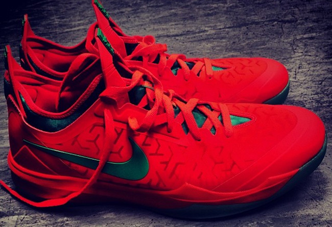 nba球员圣诞节穿什么鞋,nba球星平时穿什么鞋