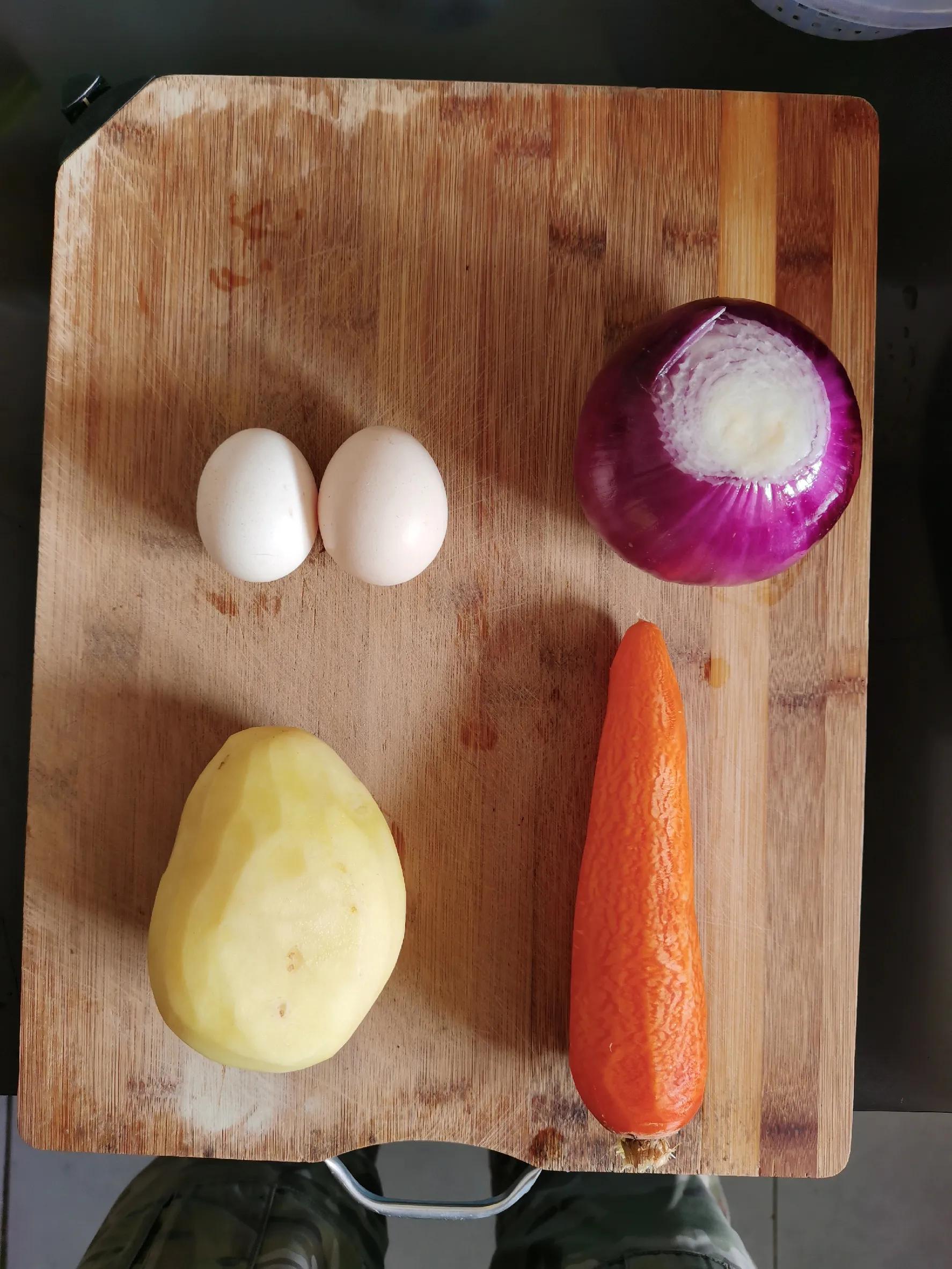 面包佐土豆沙拉教学,面包佐土豆沙拉步骤