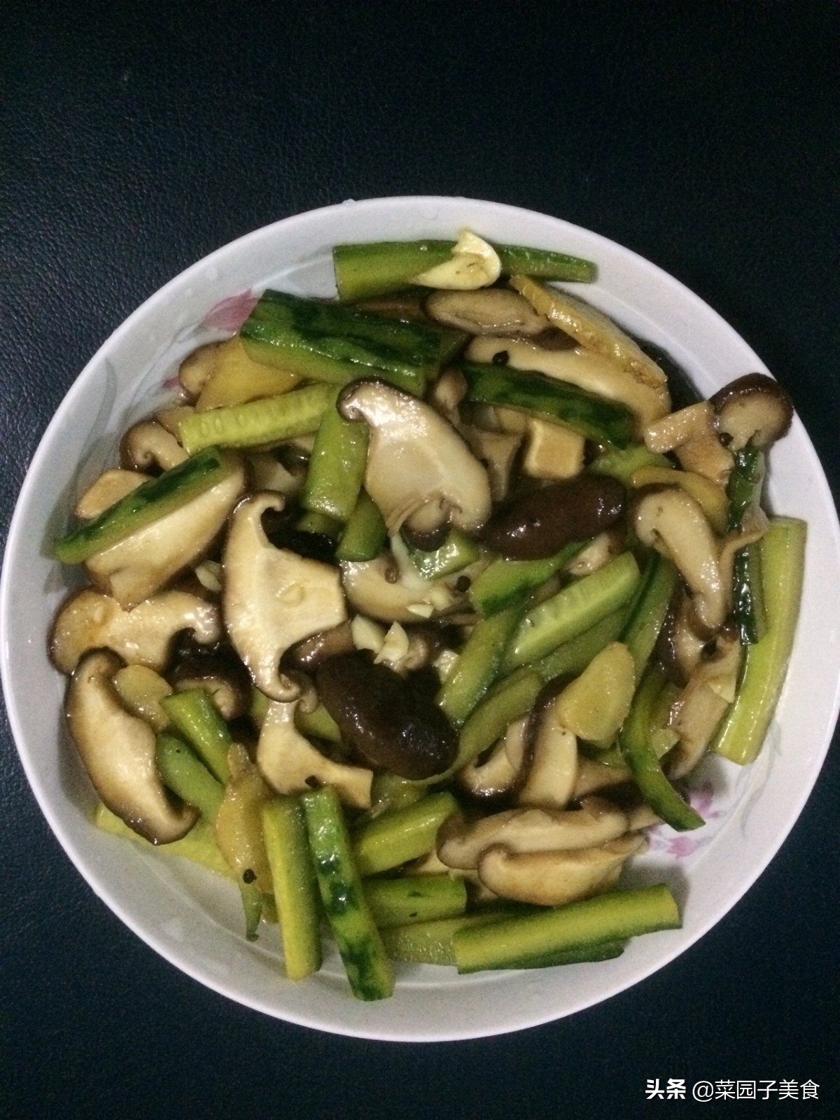 介绍一个黄瓜的凉拌做法,我家经常吃的菜