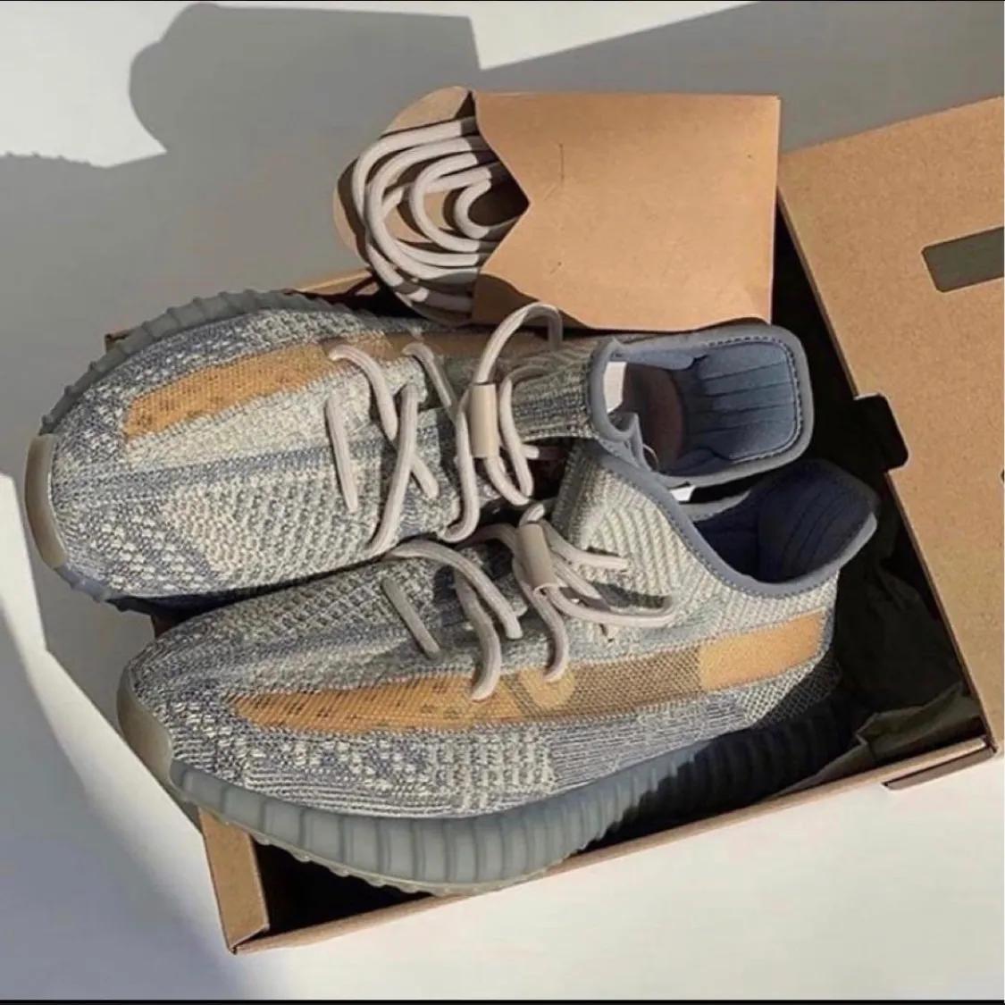 yeezy350v2左右脚感不一样,yeezy350国风