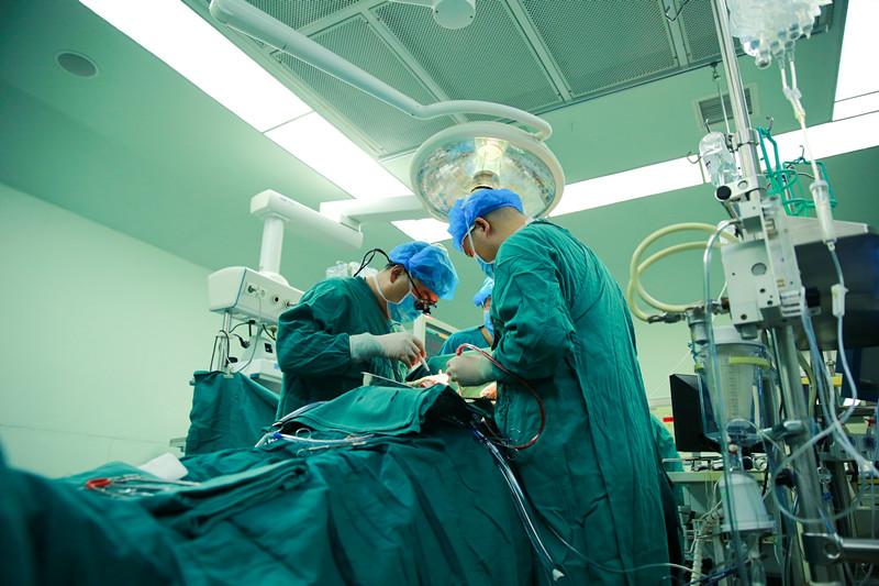 子宫内膜长息肉和长肿瘤的区别,子宫息肉会是恶性肿瘤吗