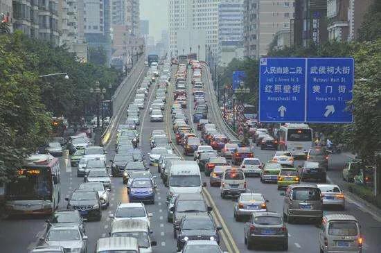 慌忙的早晨（世象新说）